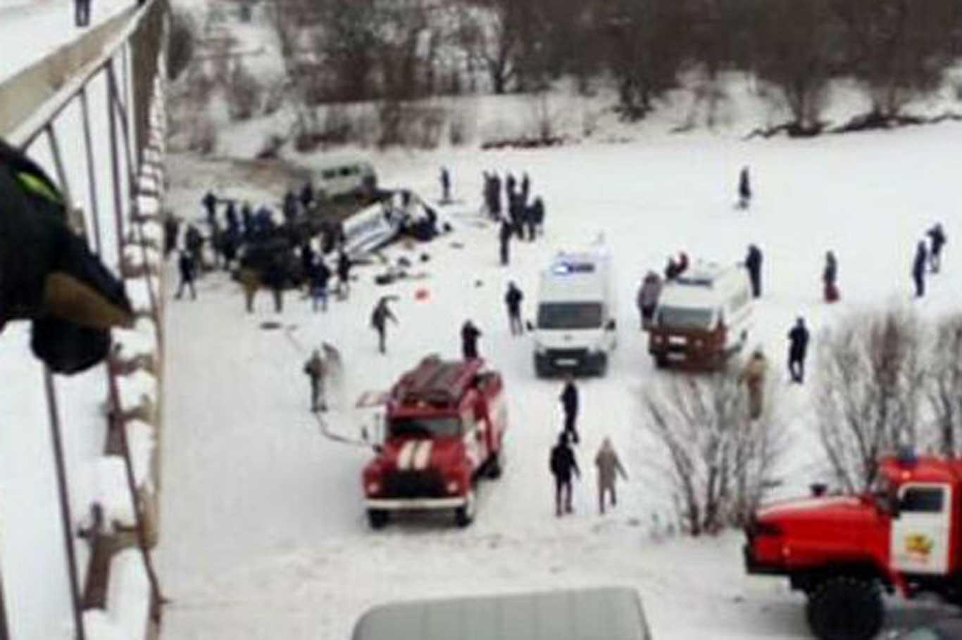 سقوط اتوبوسی به رودخانه ای در روسیه جان 15 نفر را گرفت